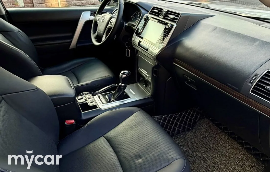 Toyota Land Cruiser Prado 2020