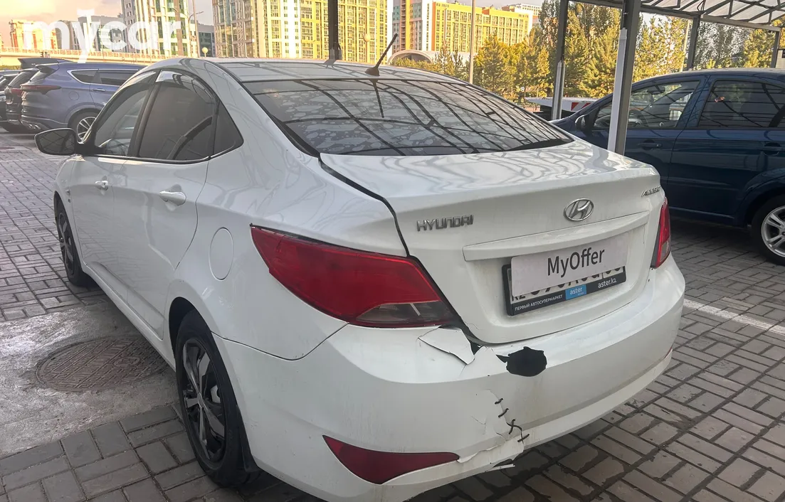 Hyundai Accent 2015