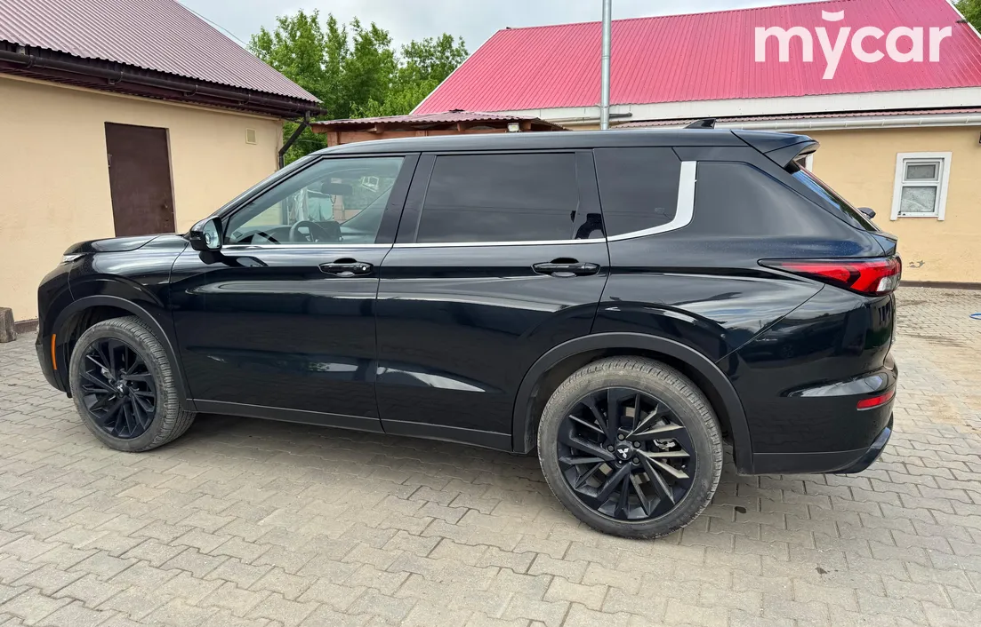 Mitsubishi Outlander 2023