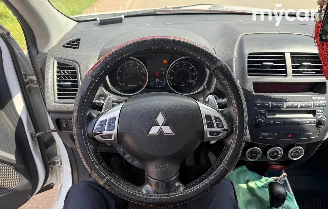 Mitsubishi Outlander 2011