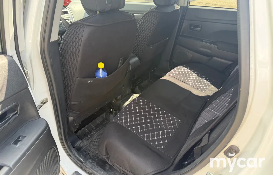 Mitsubishi Outlander 2011