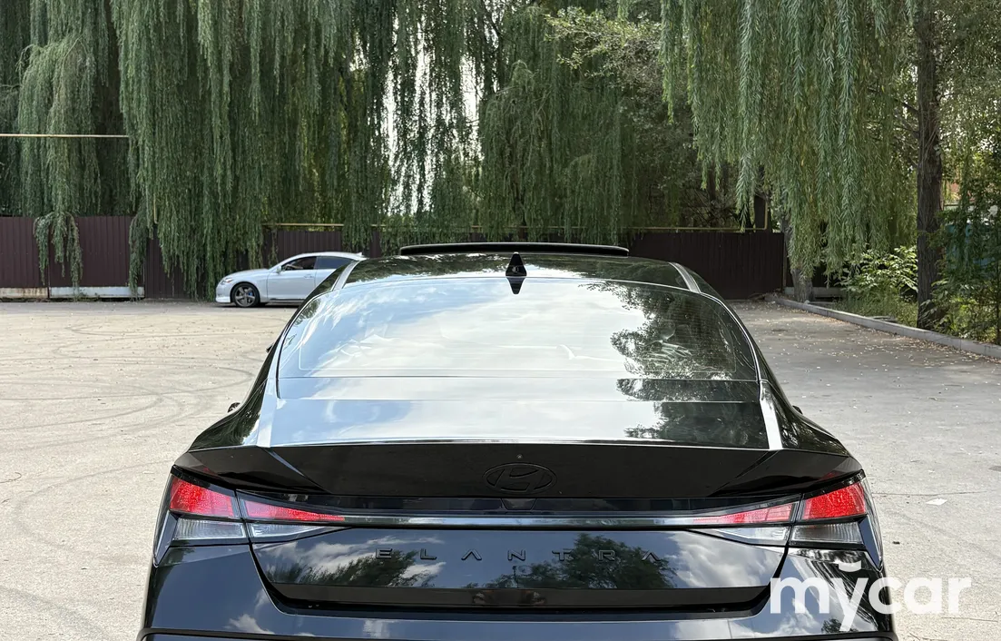 Hyundai Elantra 2024