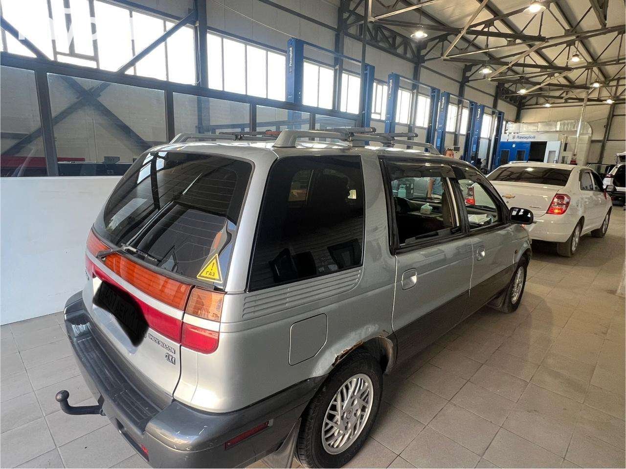 Mitsubishi Space Wagon 1992