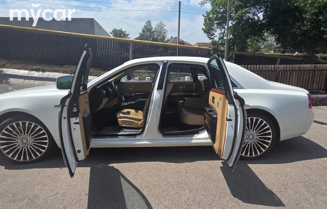 Rolls-Royce Ghost 2010