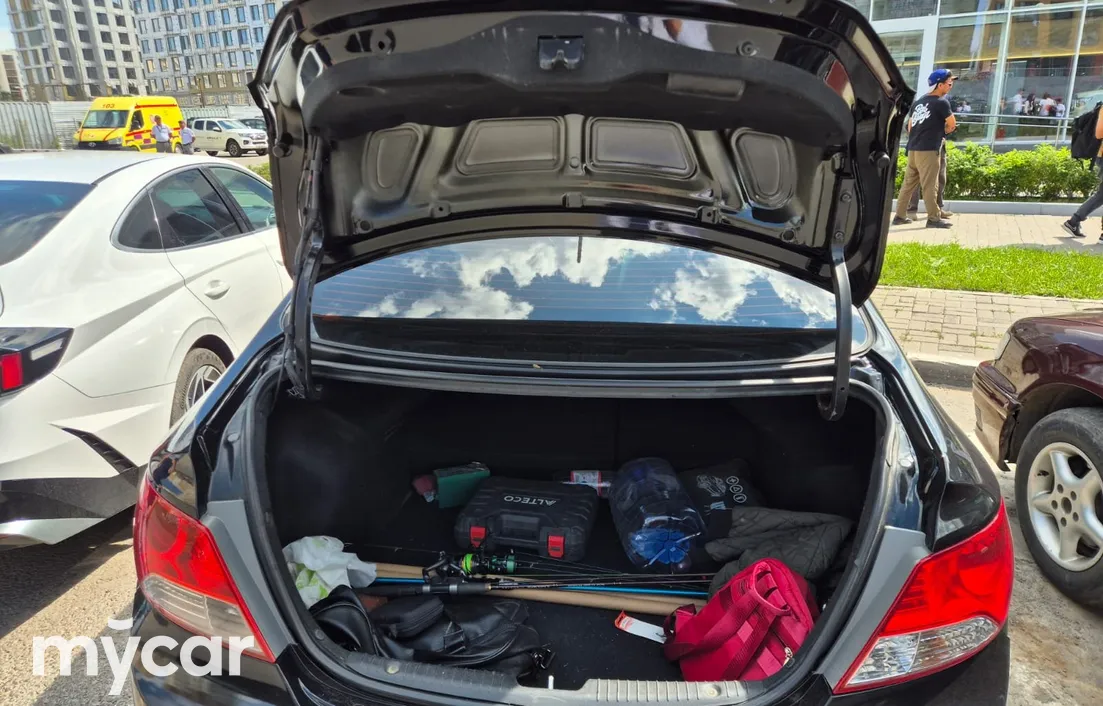 Hyundai Accent 2012