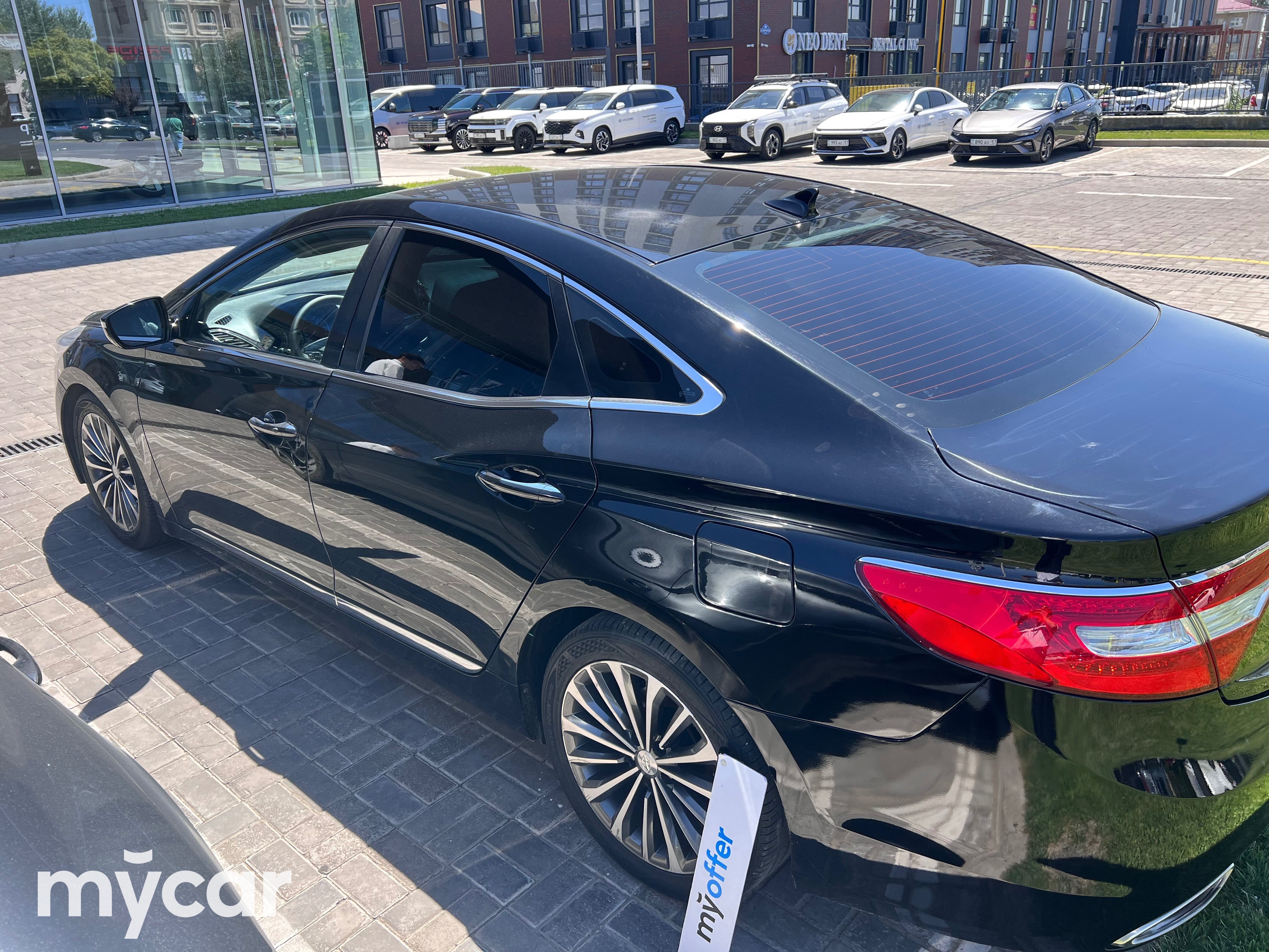 Hyundai Grandeur 2012