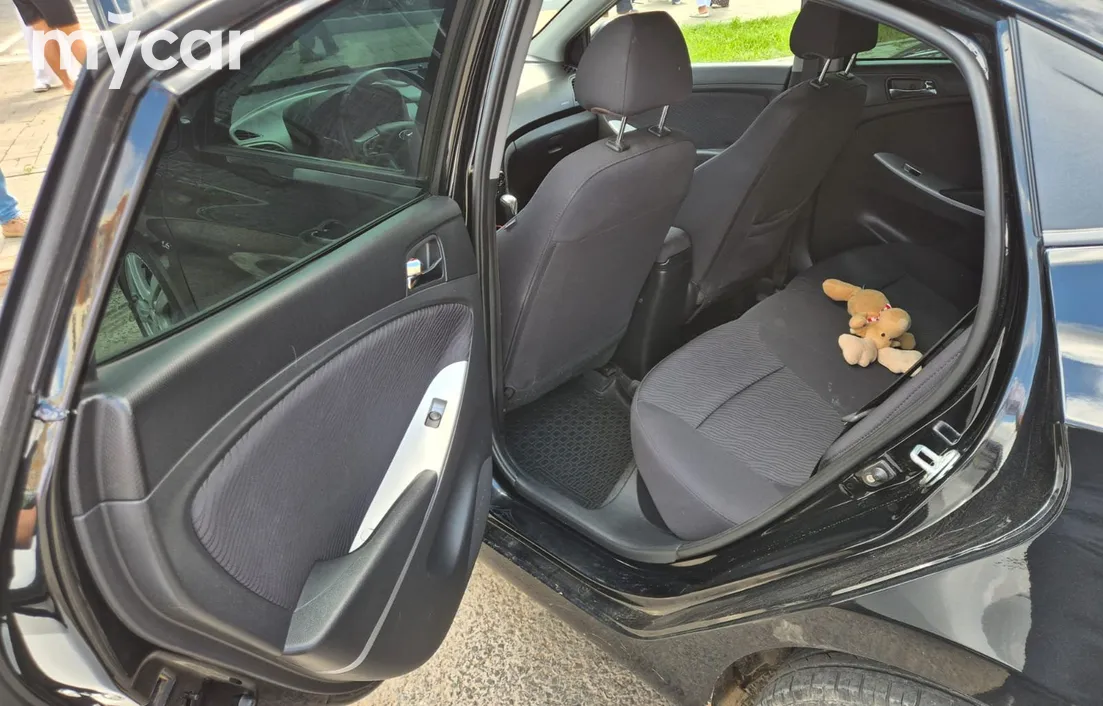 Hyundai Accent 2012