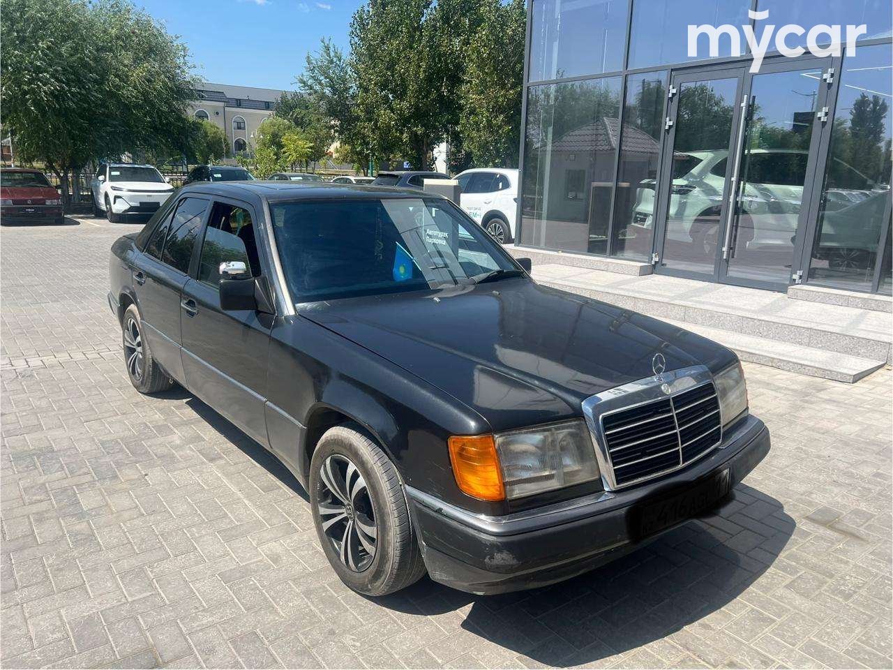 Mercedes-Benz W124 1990