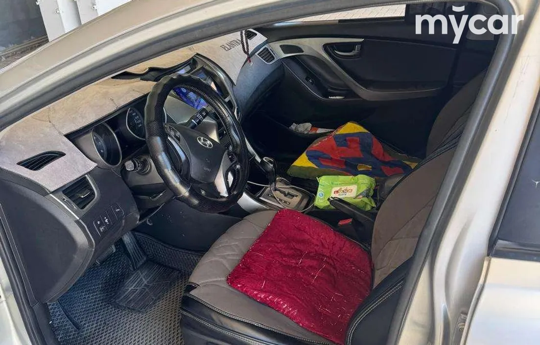 Hyundai Elantra 2013