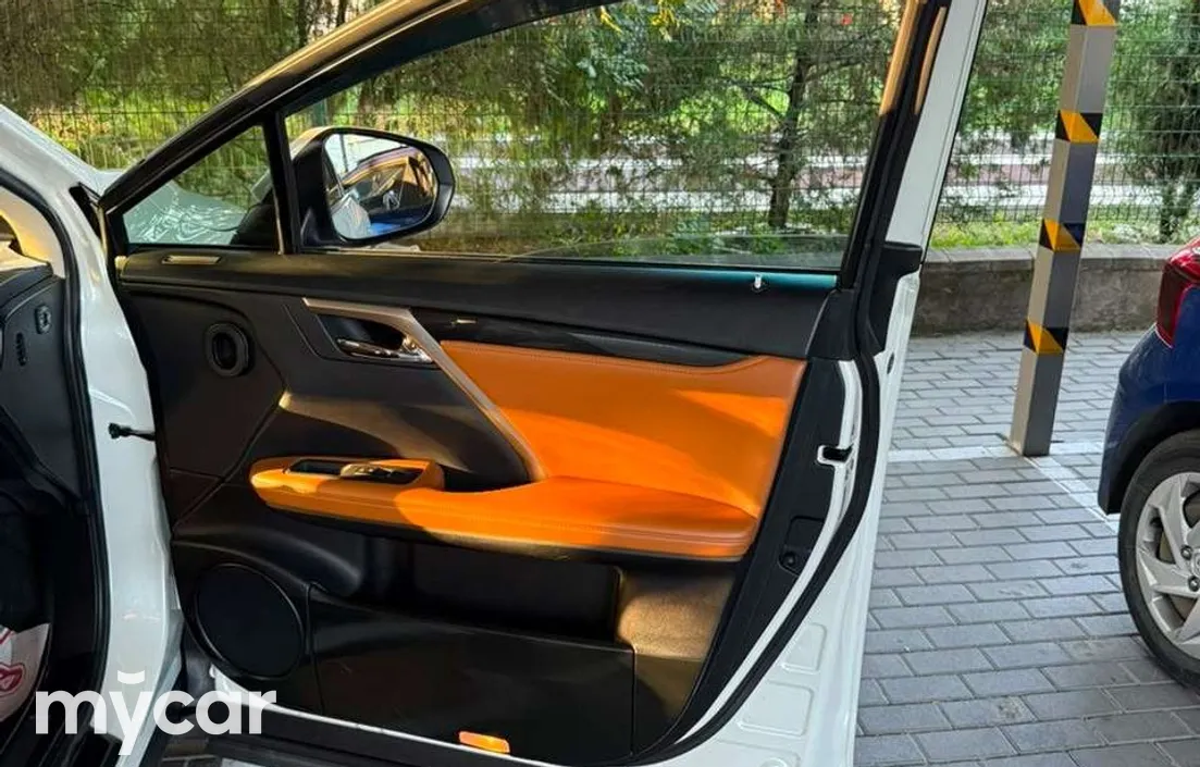 Lexus RX 2020