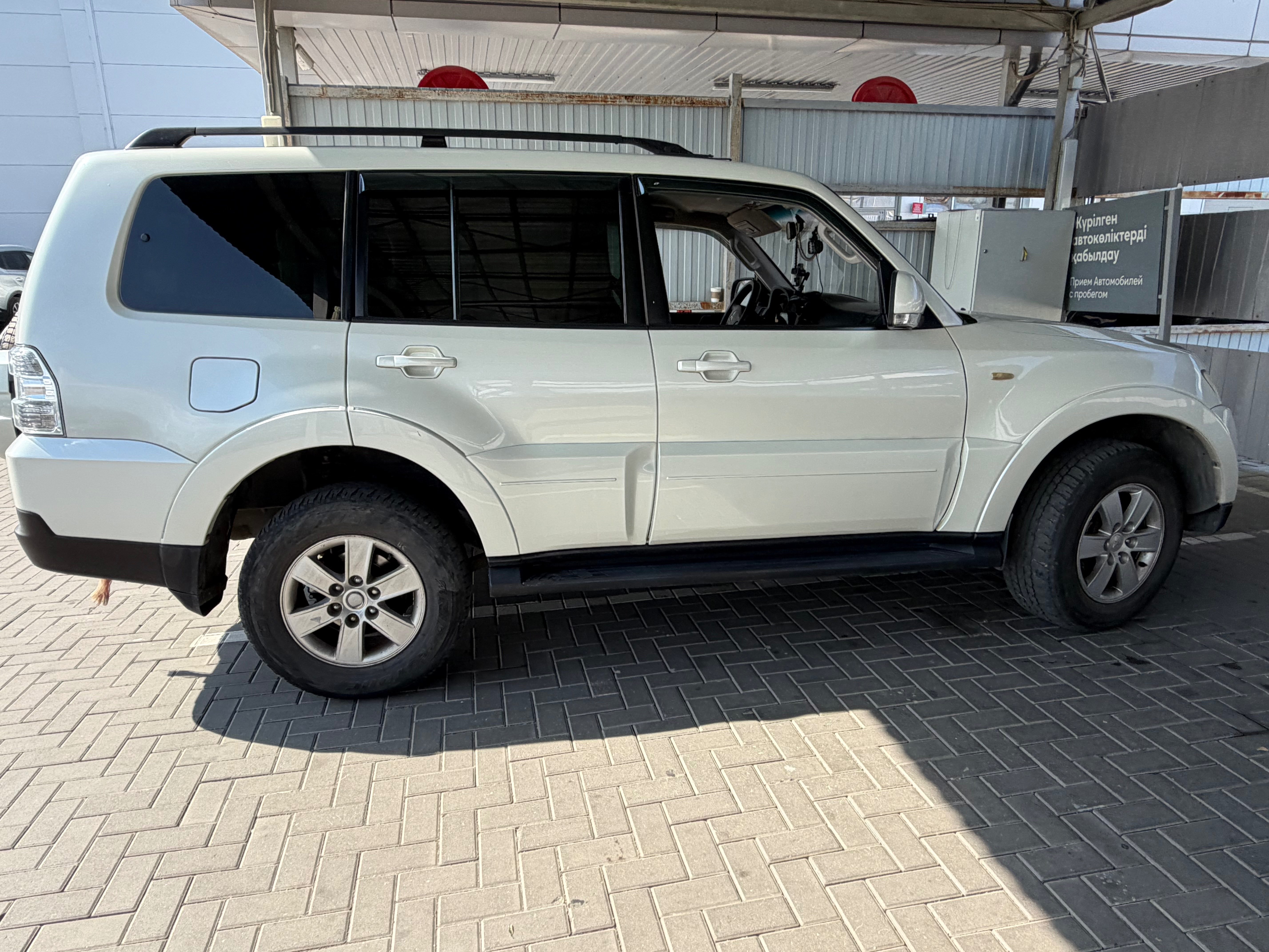 Mitsubishi Pajero 2008