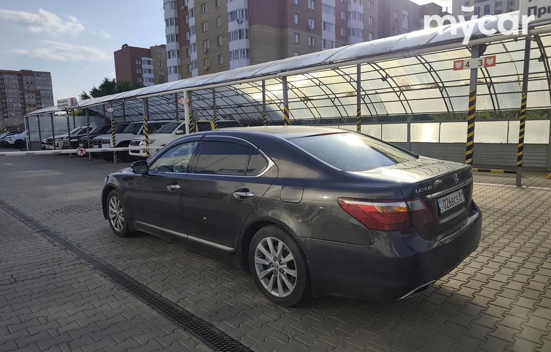 Lexus LS 2009