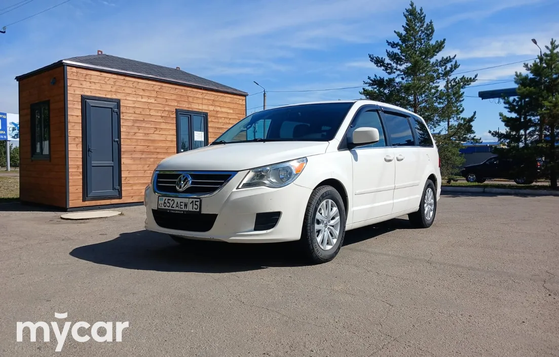 Volkswagen Routan 2012