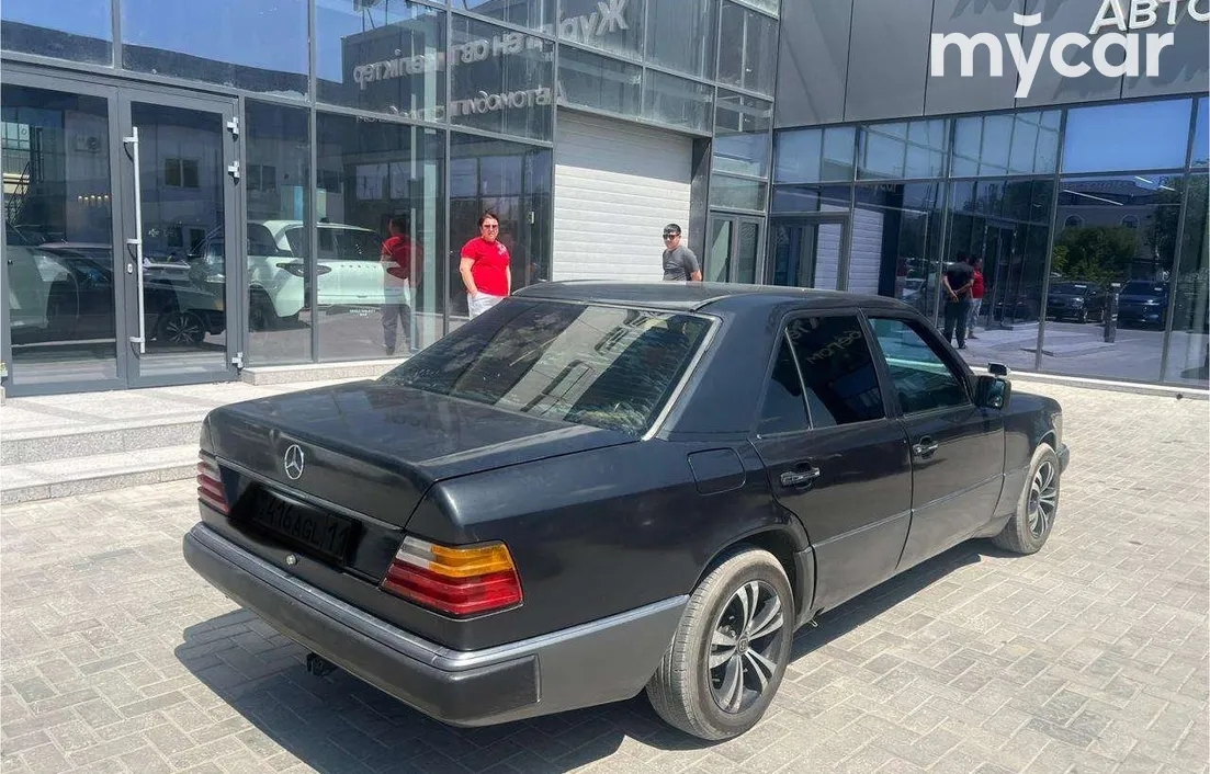 Mercedes-Benz W124 1990