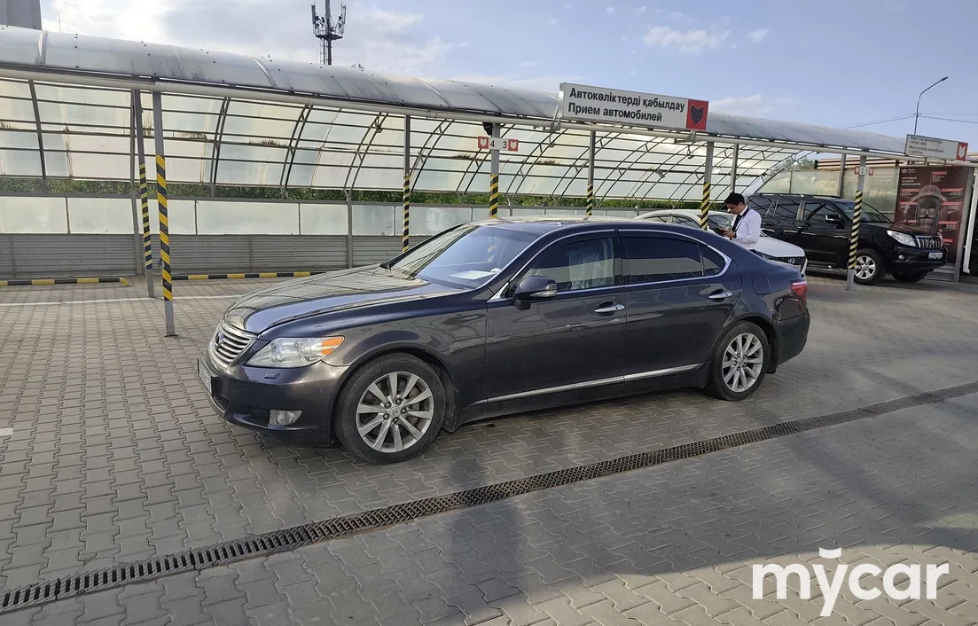 Lexus LS 2009