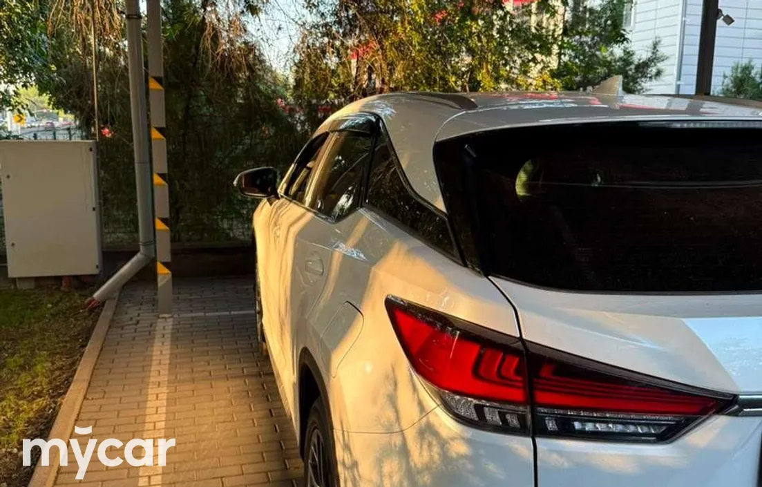 Lexus RX 2020