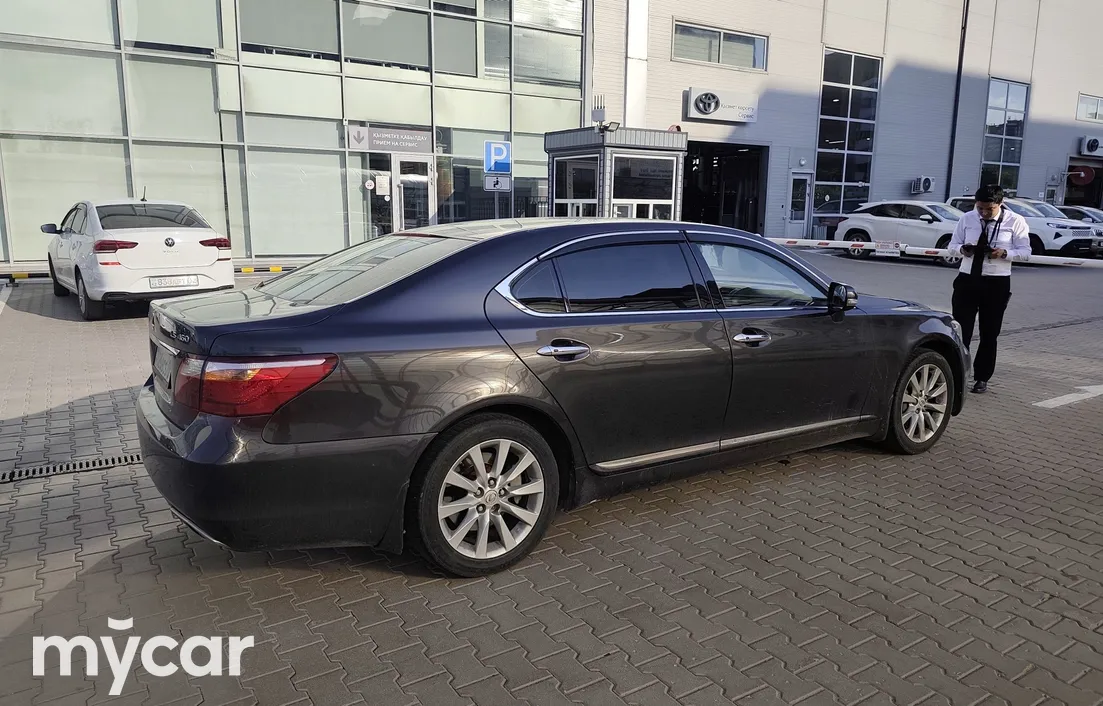 Lexus LS 2009
