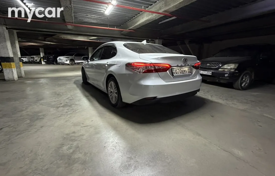 Toyota Camry 2019