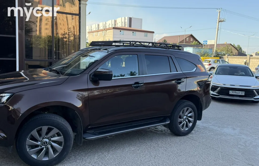 Isuzu MU-X 2022