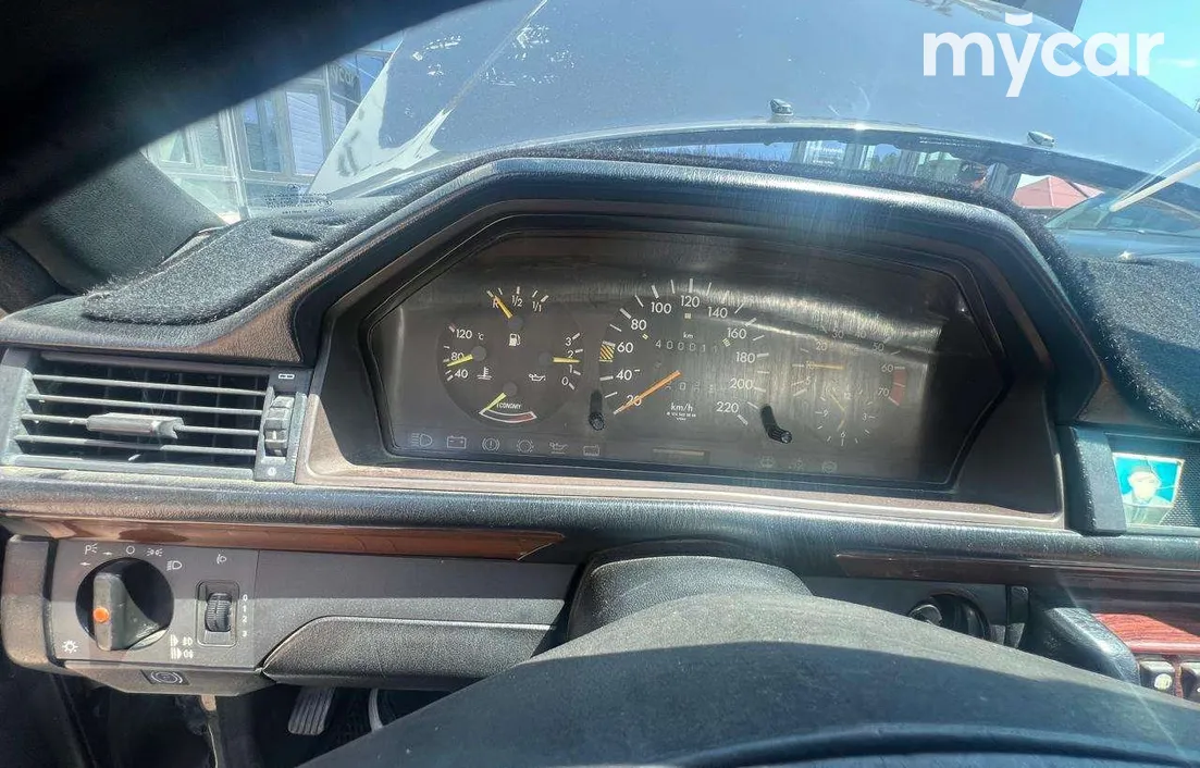 Mercedes-Benz W124 1990