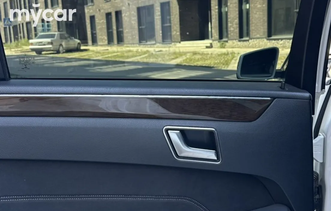 Mercedes-Benz E-Класс 2014