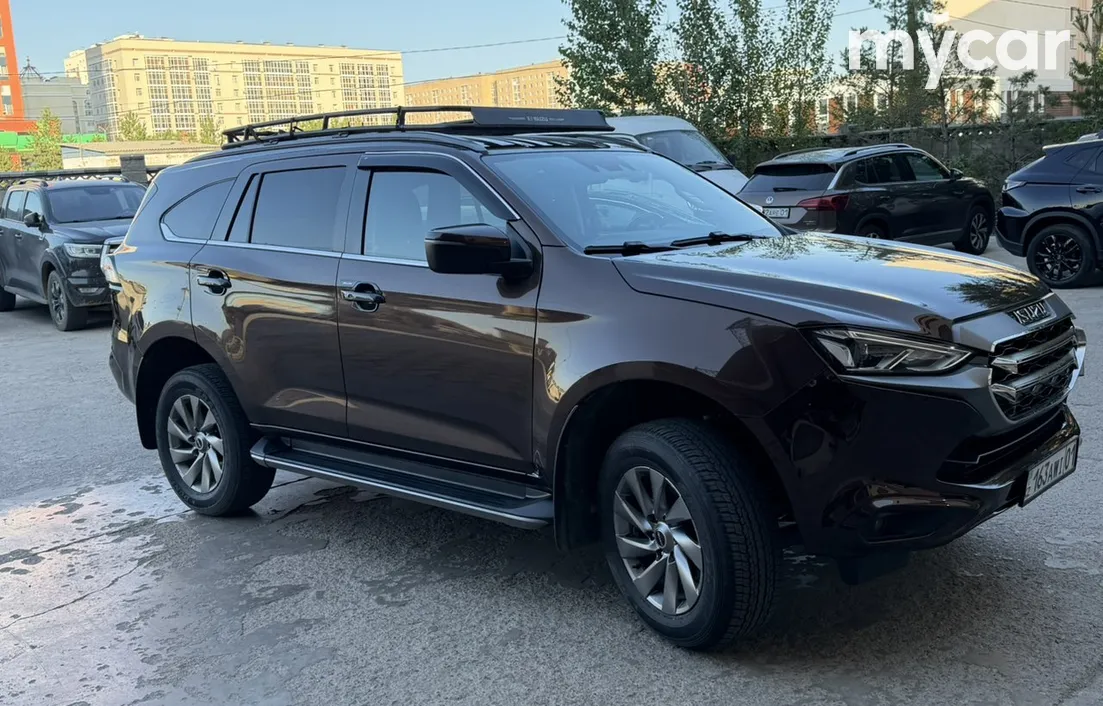 Isuzu MU-X 2022