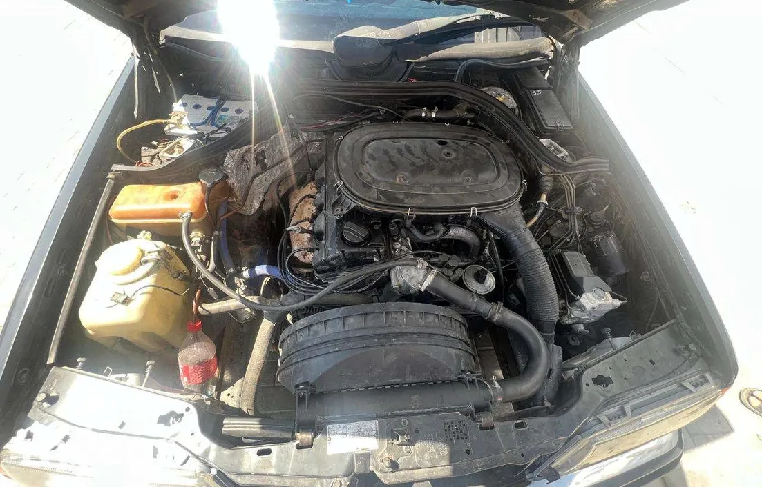 Mercedes-Benz W124 1990
