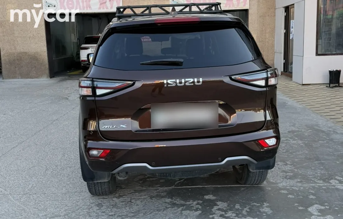 Isuzu MU-X 2022