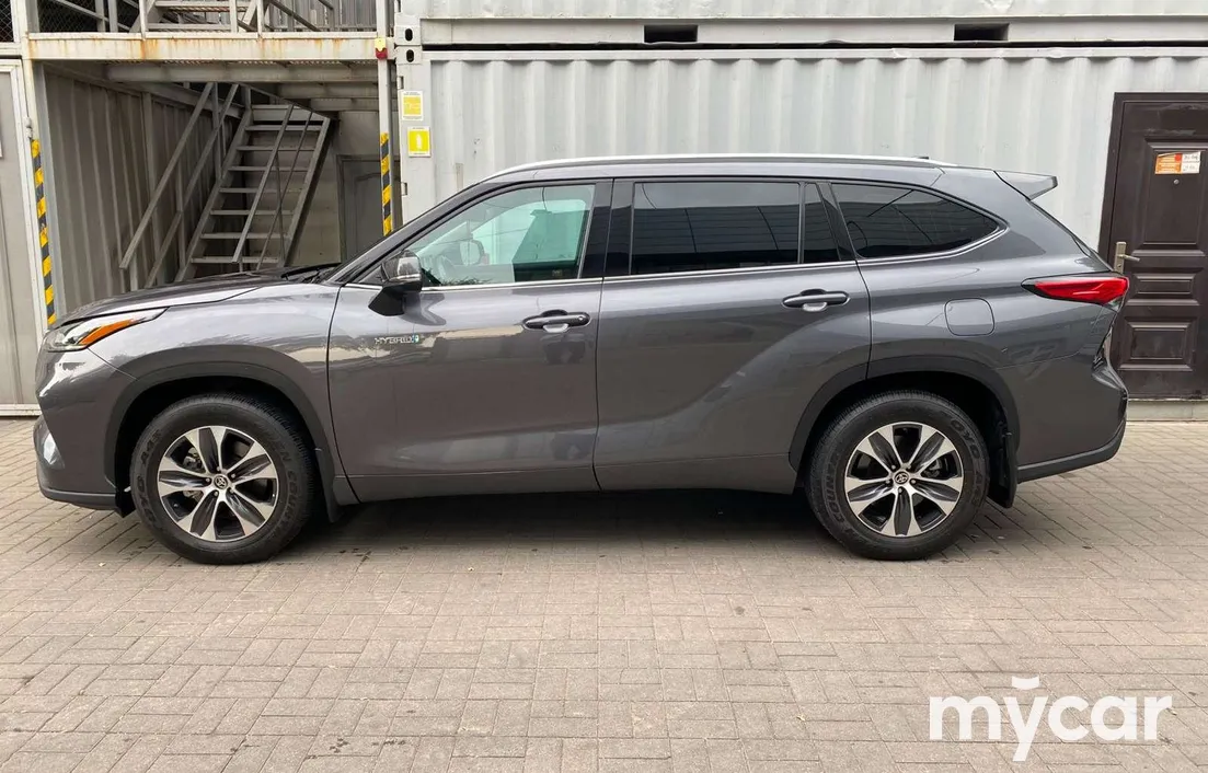 Toyota Highlander 2021