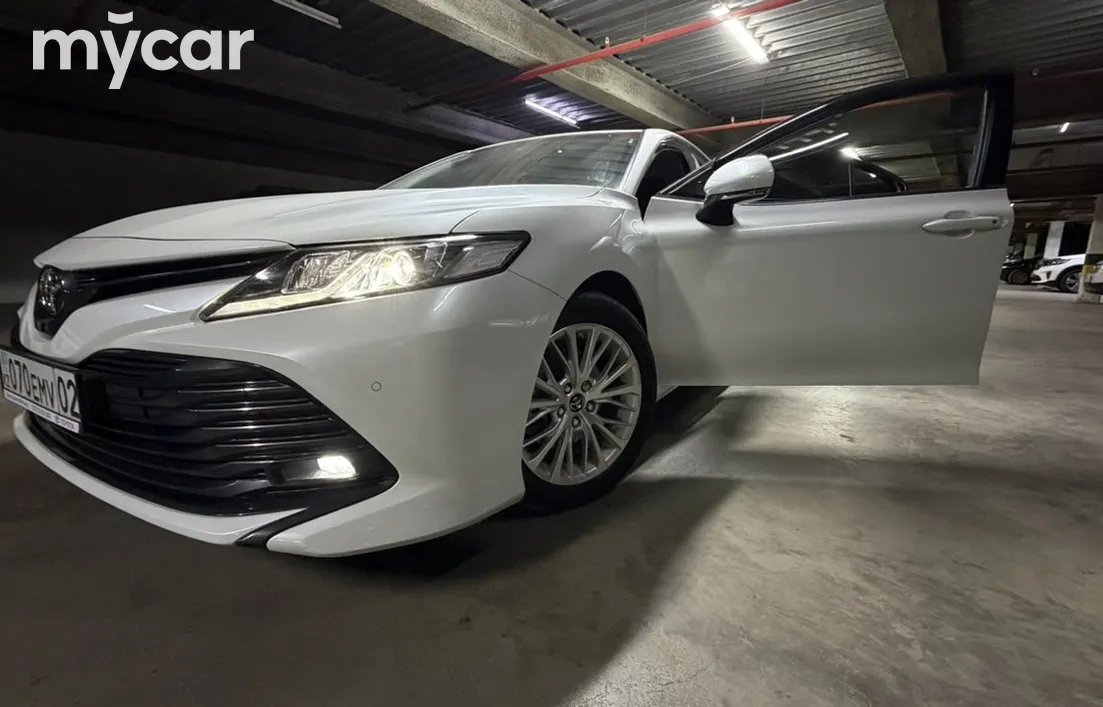 Toyota Camry 2019