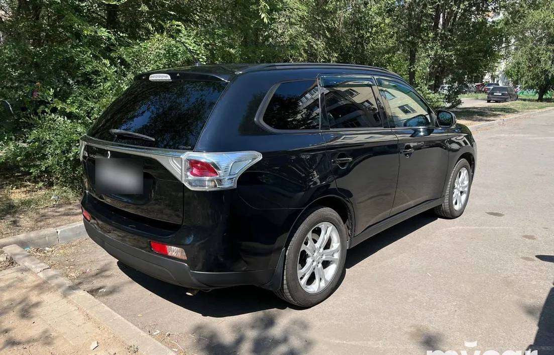 Mitsubishi Outlander 2013