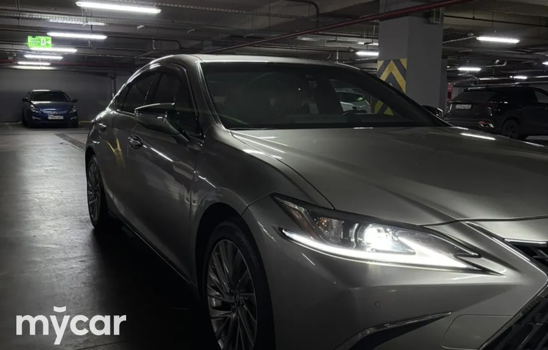 Lexus ES 2023