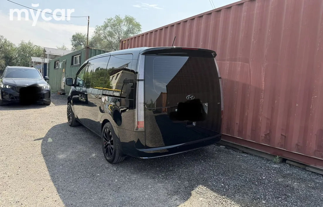 Hyundai Staria 2022