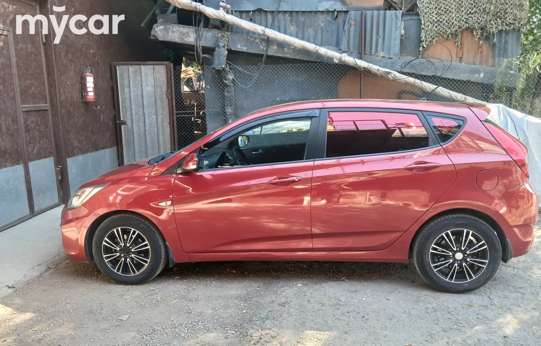Hyundai Accent 2012
