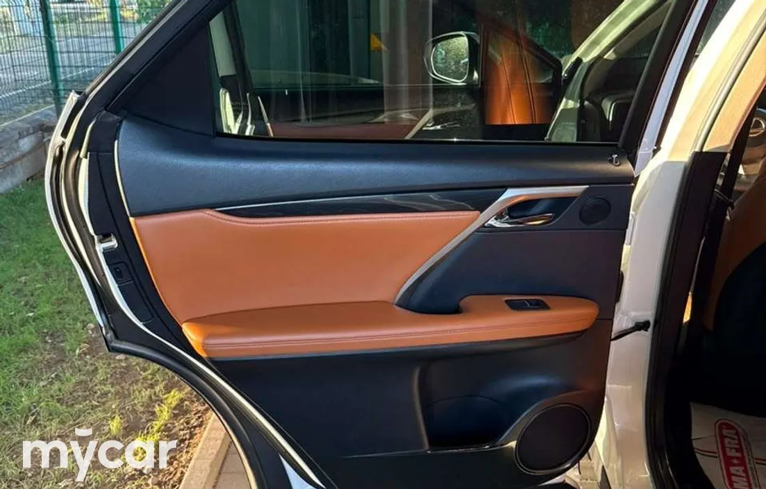 Lexus RX 2020