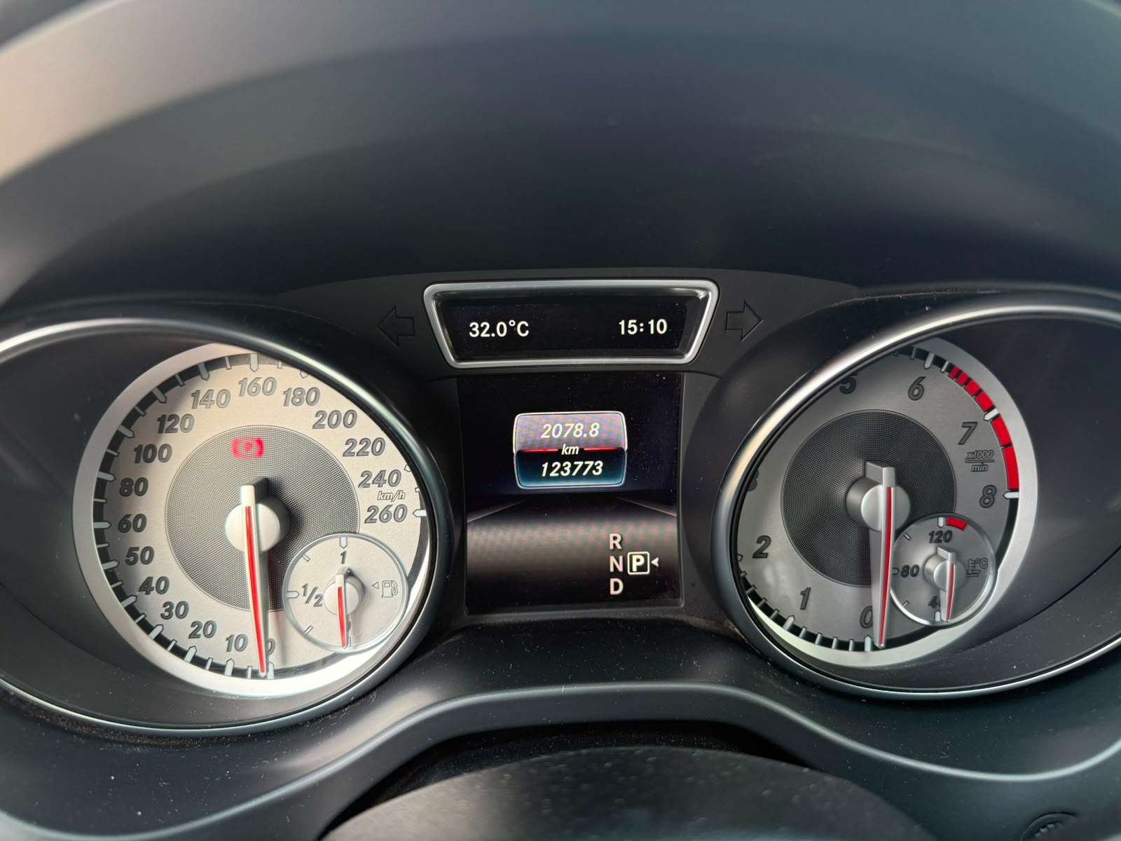 Mercedes-Benz GLA-Класс 2016