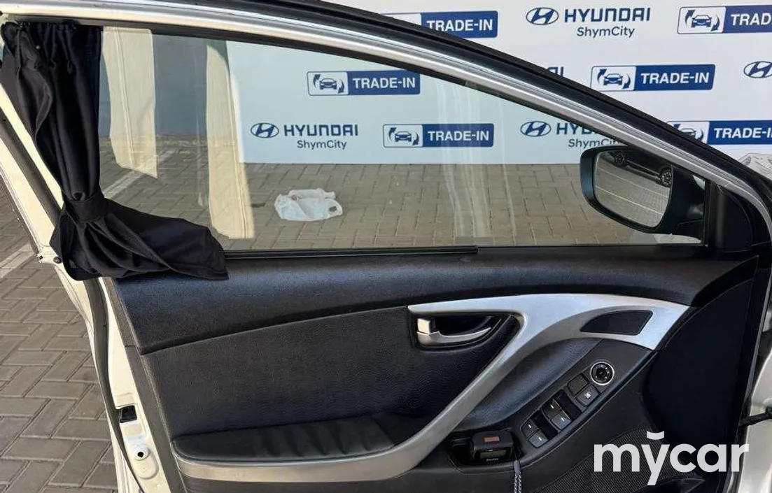 Hyundai Elantra 2013