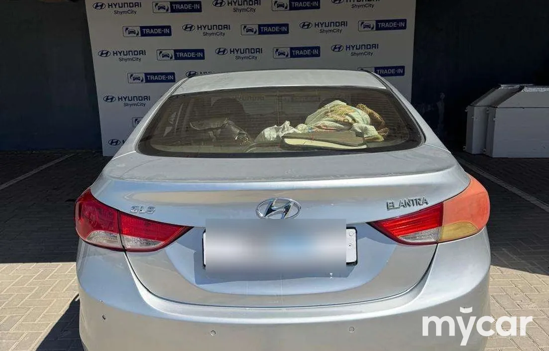 Hyundai Elantra 2013
