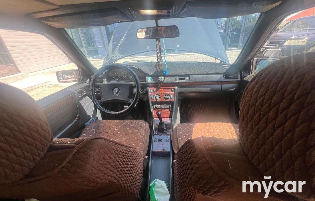Mercedes-Benz W124 1990