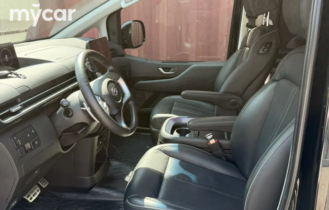 Hyundai Staria 2022
