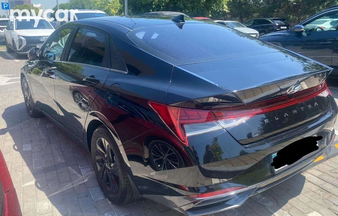 Hyundai Elantra 2022