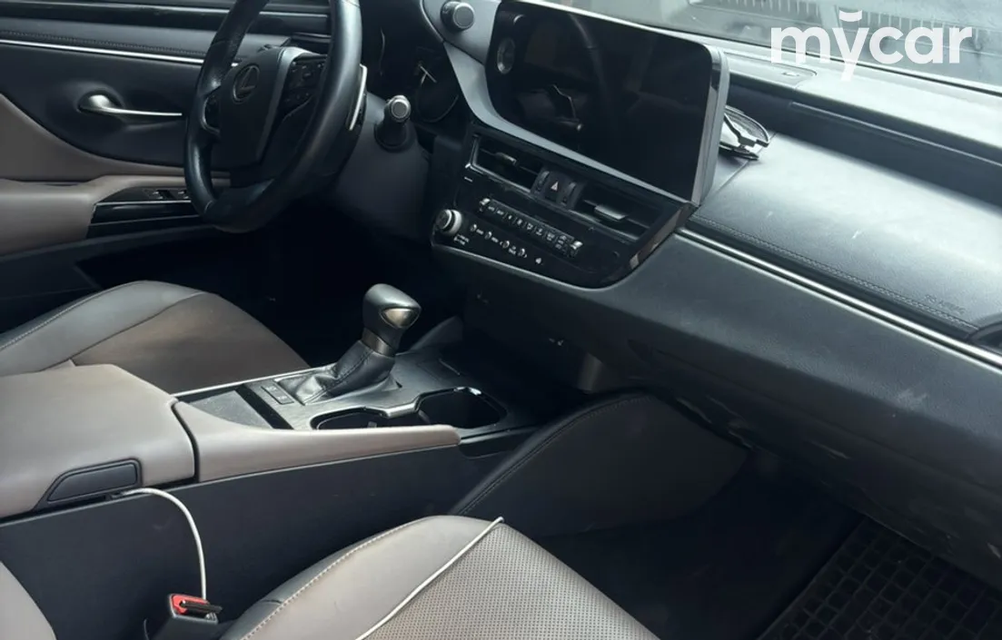 Lexus ES 2023
