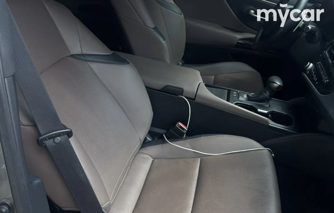 Lexus ES 2023