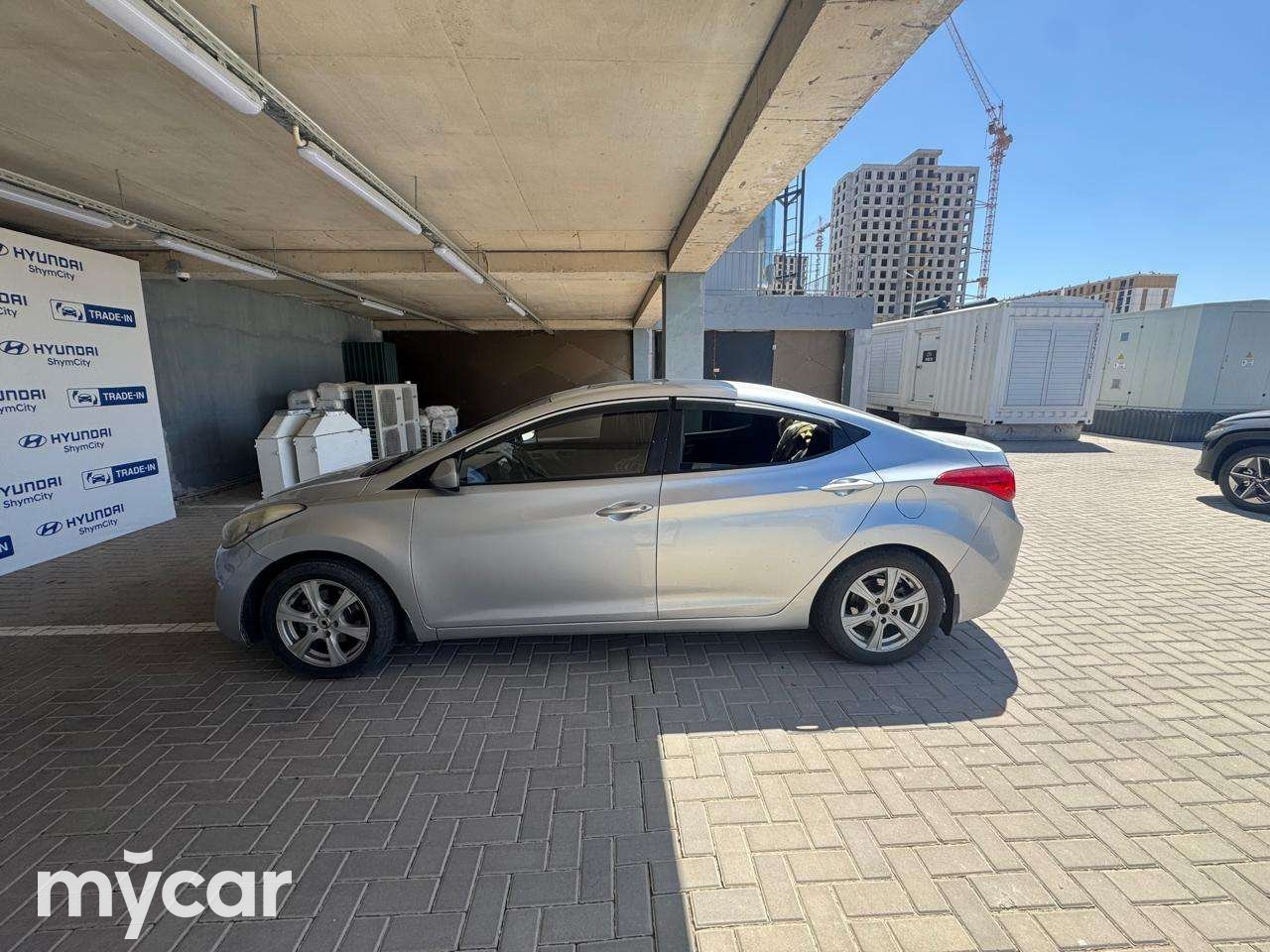 Hyundai Elantra 2013