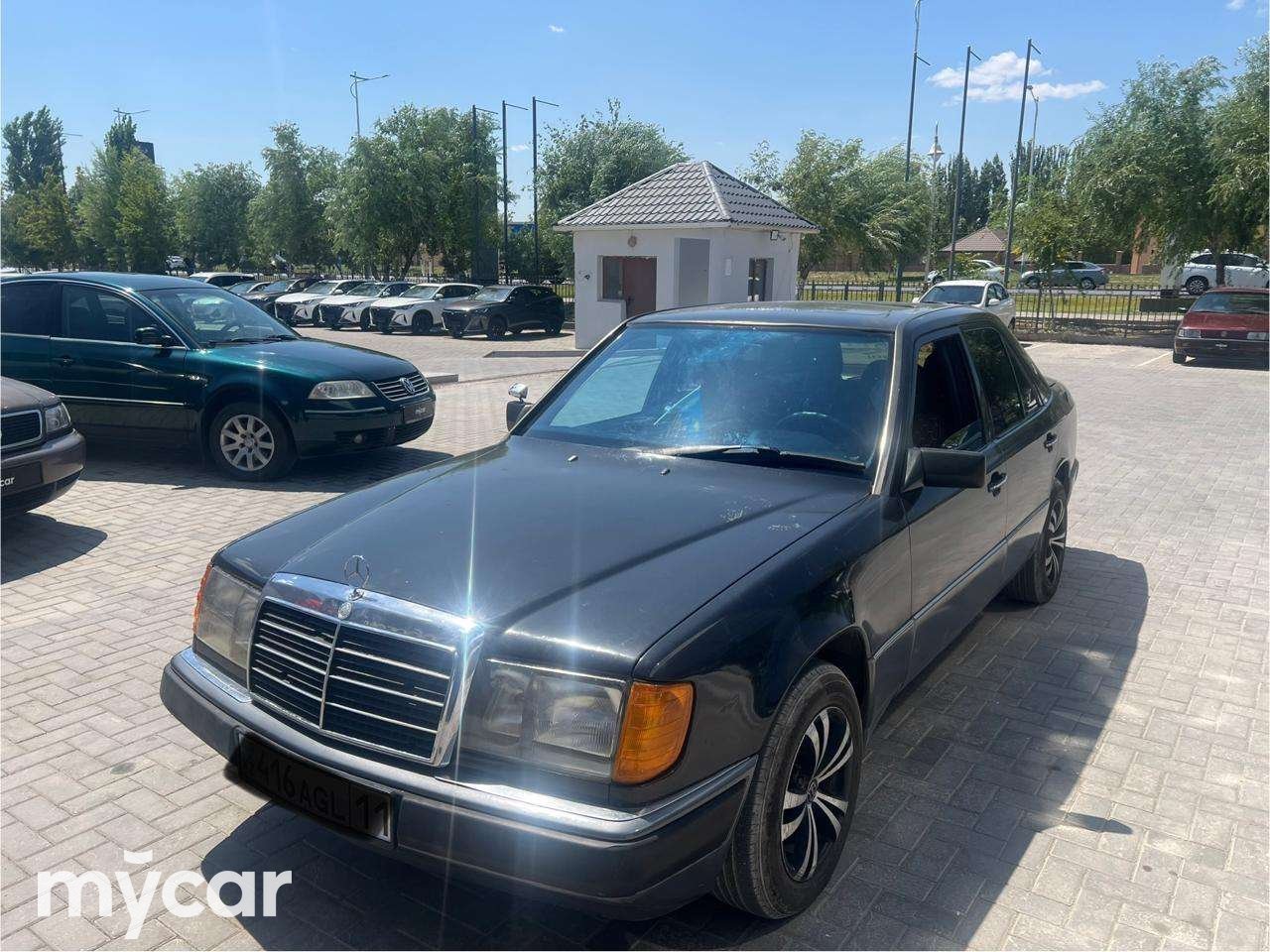 Mercedes-Benz W124 1990