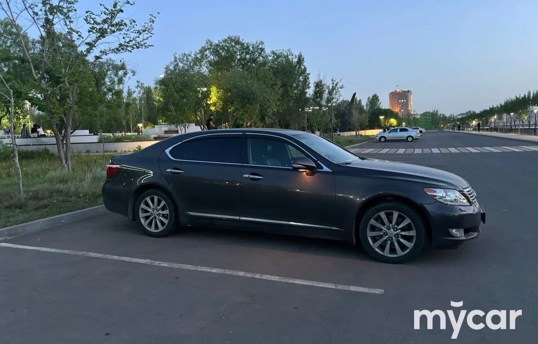 Lexus LS 2009