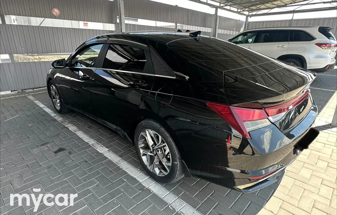 Hyundai Elantra 2023