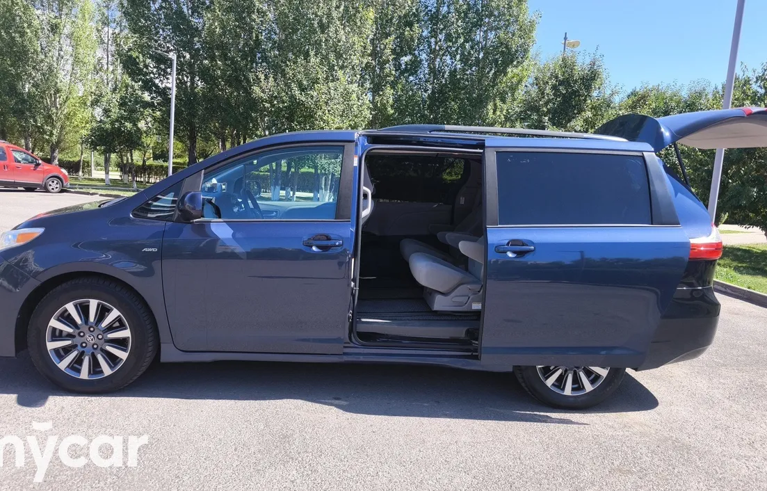Toyota Sienna 2020