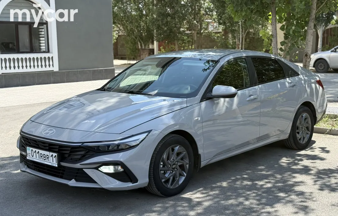 Hyundai Elantra 2024