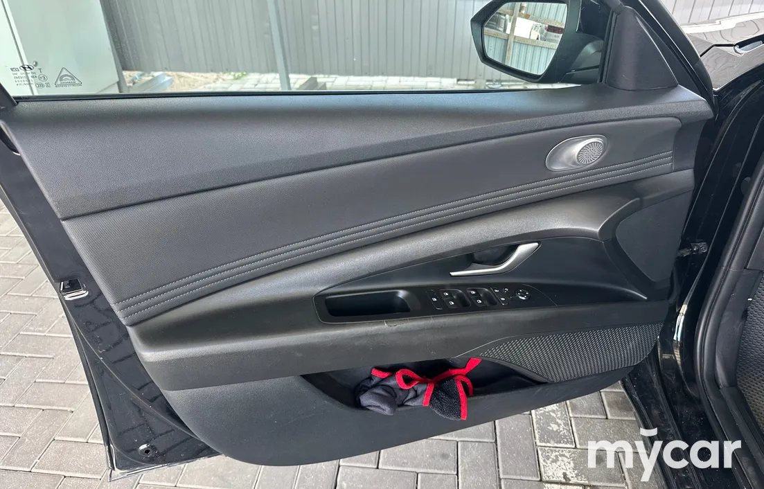 Hyundai Elantra 2023